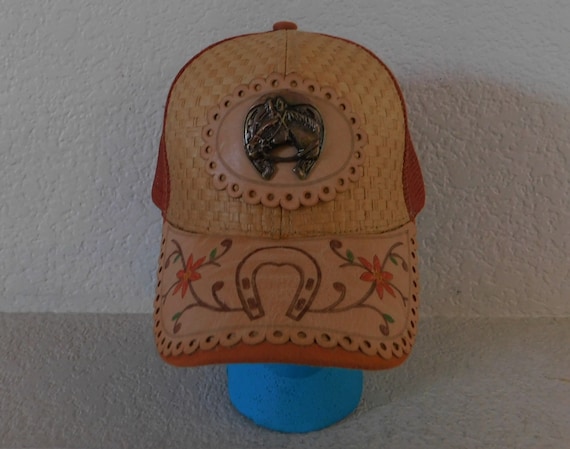 Horse lovers' cap/horse shoe flowers on visor horses lovers hat/horse metal piece faux leather horse lover's cap View 3