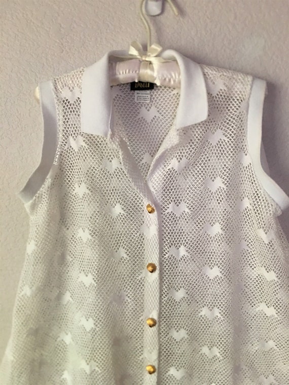 Dotti size M net lace sleeveless top/white gold tone shell buttons net lace top/see through white net lace top View 3