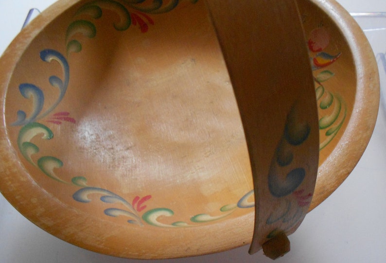 Woodcroftery hand painted handle wooden fruit bowl Mid century hand painted floral pattern handle wooden fruit bowl