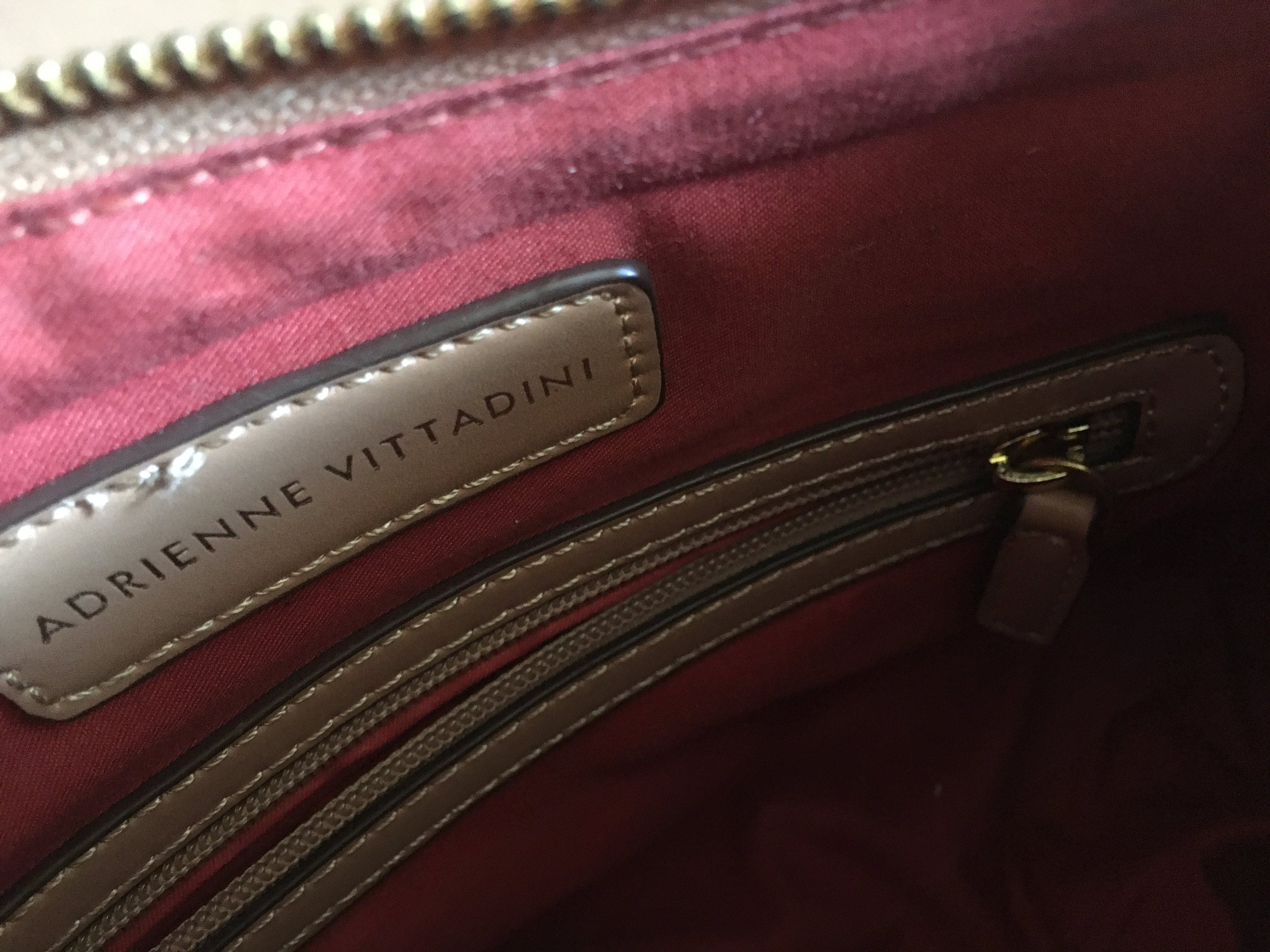 Sac Bandoulière Adrienne Vittadini En Cuir Doré - Occasion Bon état, Boucle Devant, Taille Medium