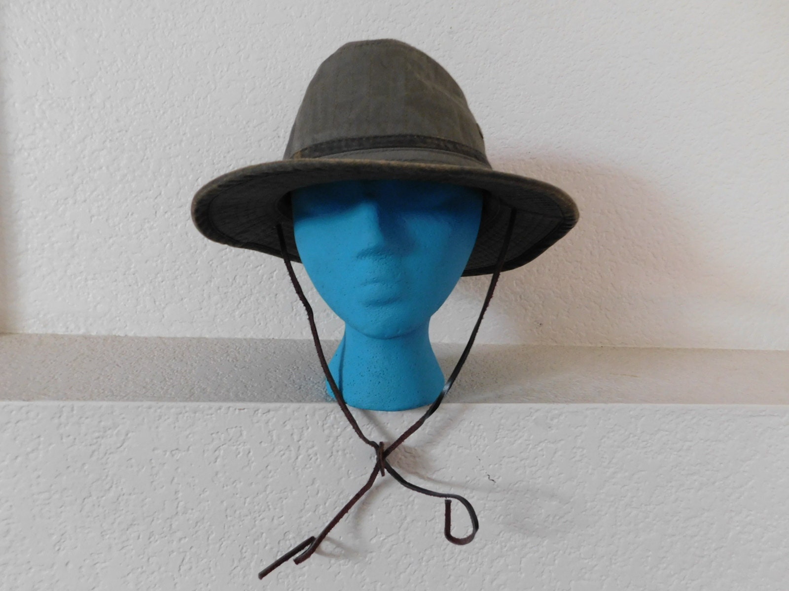 Conner Handmade Organic Cotton Olive Green Bucket hat/quilted Handmade Leather Straps Bucket hat/pocket Sun Protection Organic Cotton Hat