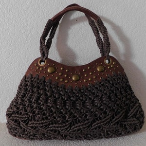 Bolso de hombro XL de algodón marrón tejido a mano de Chico's / Bolso de hombro marrón con ribete de piel sintética y tachuelas doradas / Hermoso bolso de hombro marrón con asa tejida