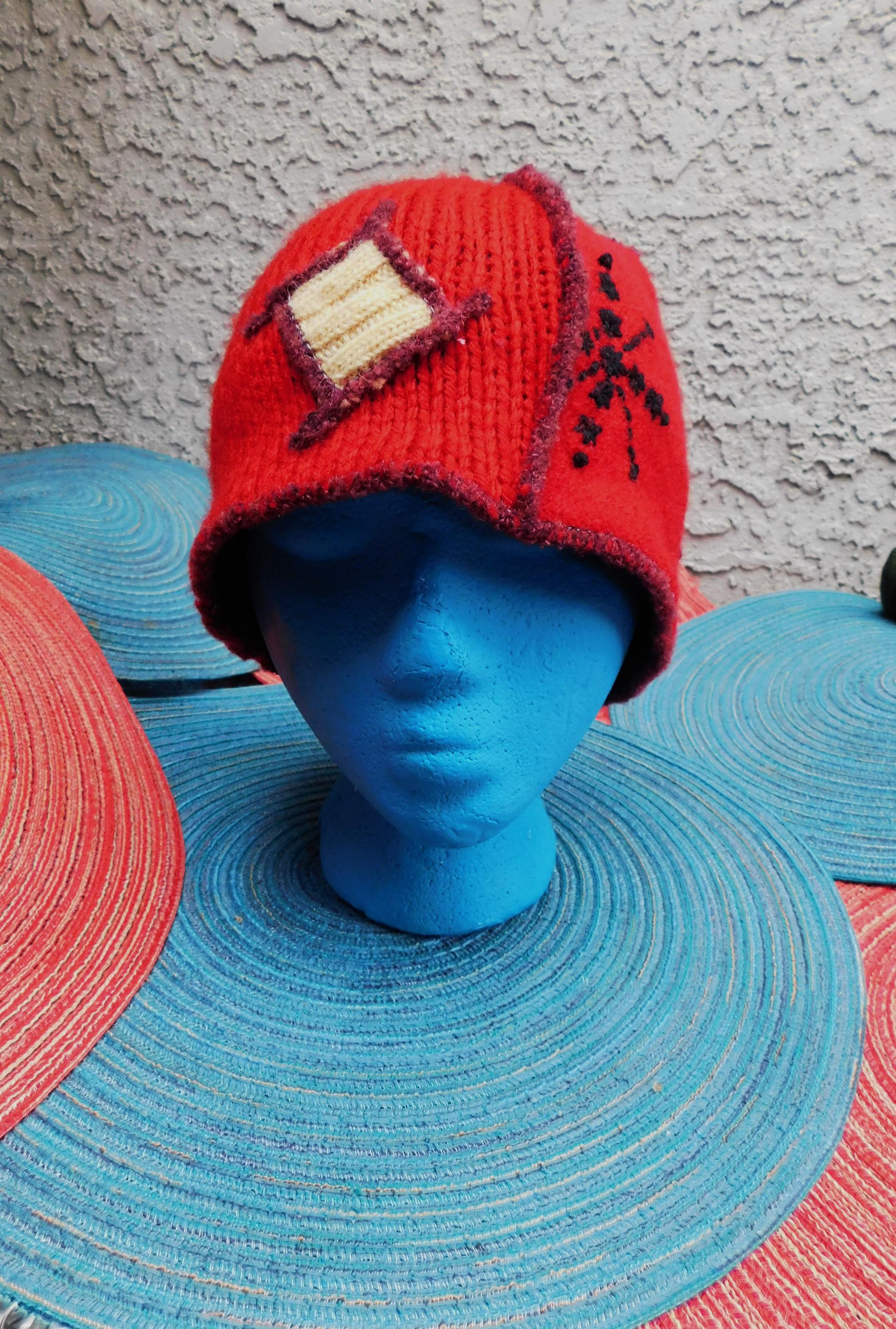 Neve Red and Black Patterned  Wool Ski Hat Beanie Retro style & Norwegian look – sweaters, beanies and  main image 4