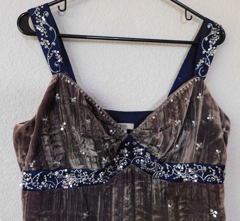 Cache women/'s brown velvet cropped topdistressed velvetvarious patterns and stripedbeads pearlsize 10