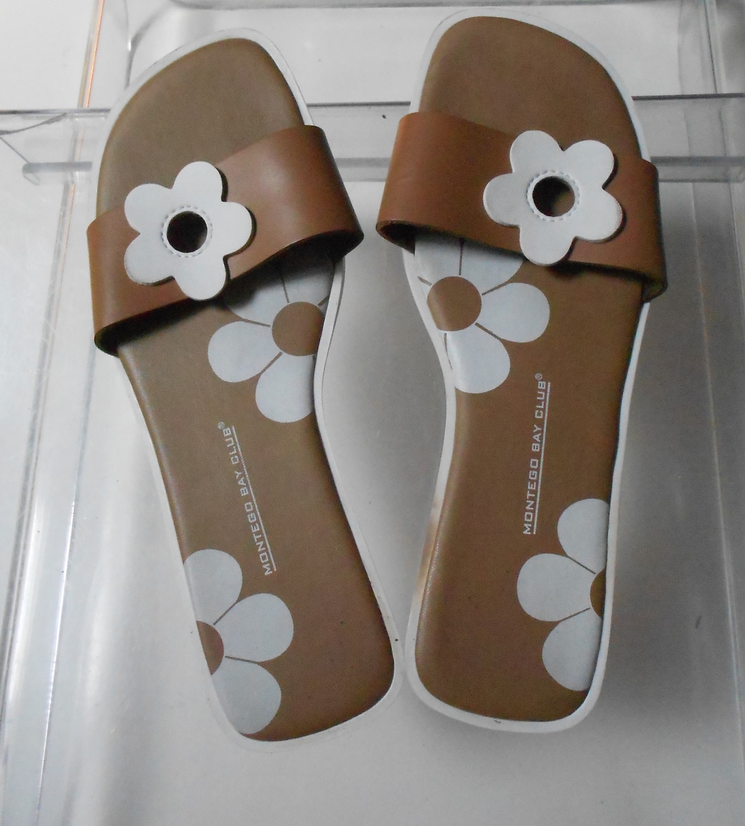 Montego Bay Club Women s Slip on Sandals tan White Flower Design Slip on Sandals made in Brazil Cute Tan Upper Leather Sandals Size 6 Etsy