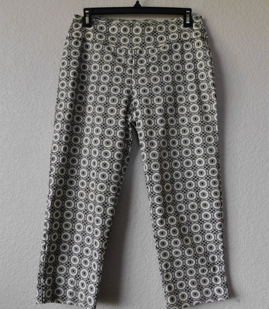 Zac & Rachel Size 6 Women's Capri Pants/beige Black Circle Geometric Pattern  Capri Pants/stretchable Rayon Blend Capri Pants 