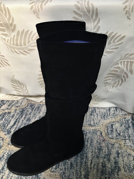 Bearpaw Women's Size 8 Black Suede High boots/Aztec Canvas Lining Cow Suede High boots/flat Heel Suede High Boots