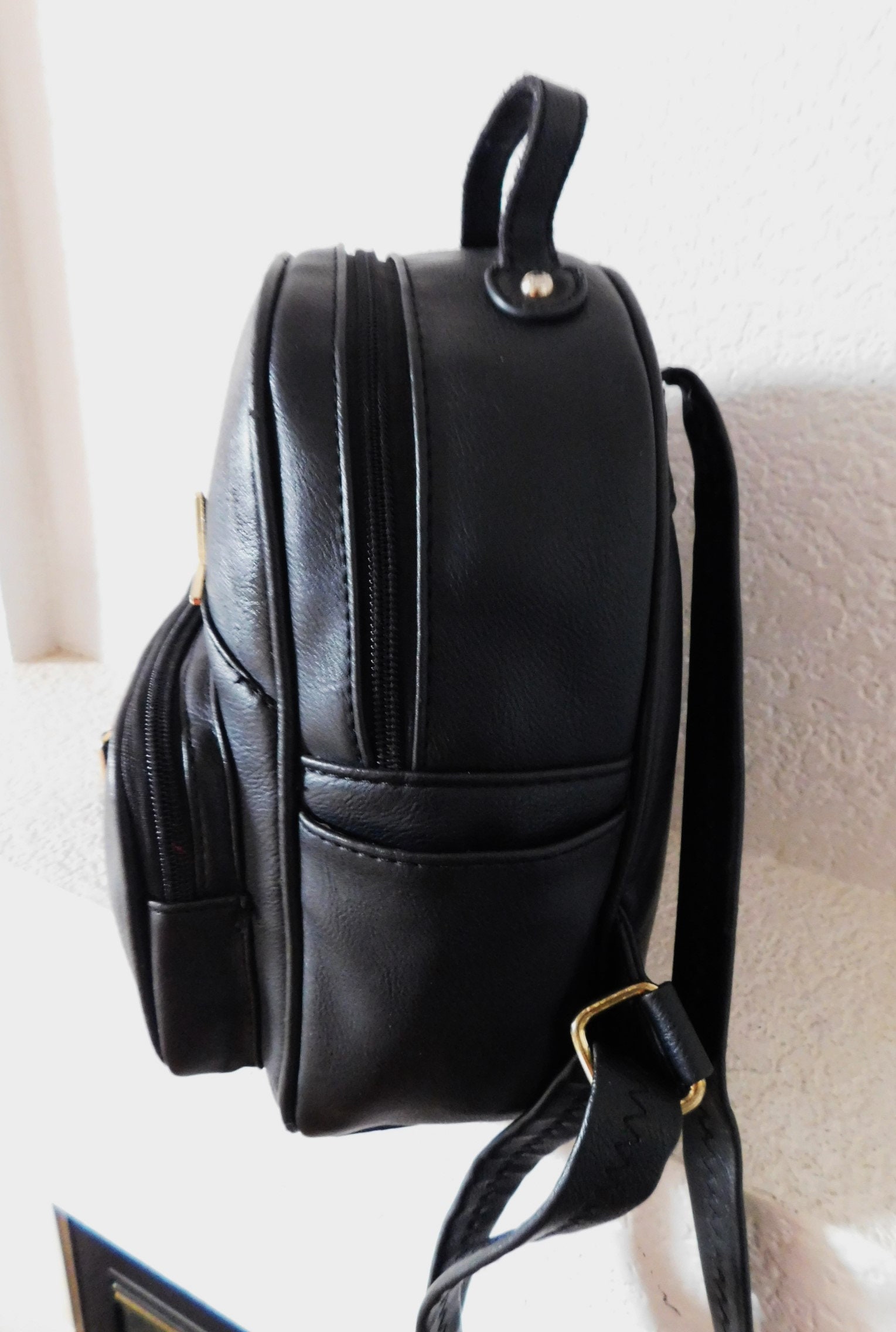 Black Gold Cat Metal Deco Backpack/2 Side Pockets Key Chain 