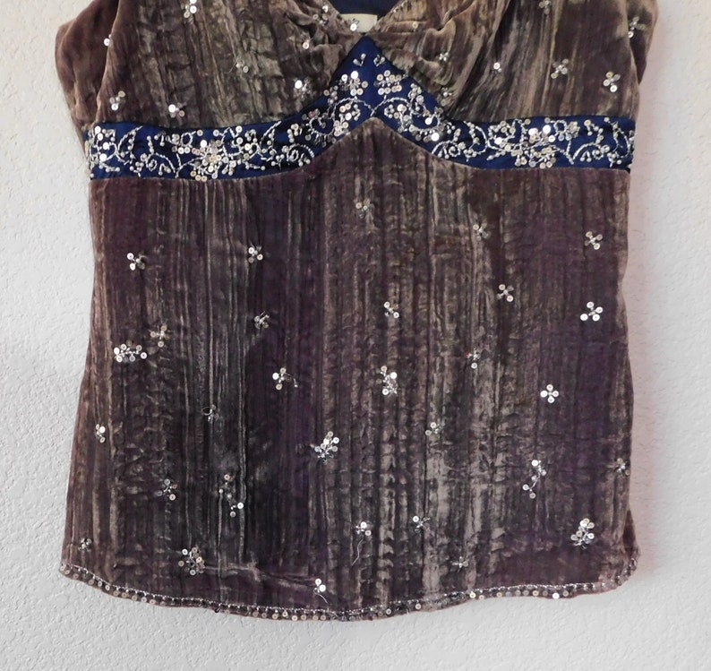 Cache women/'s brown velvet cropped topdistressed velvetvarious patterns and stripedbeads pearlsize 10