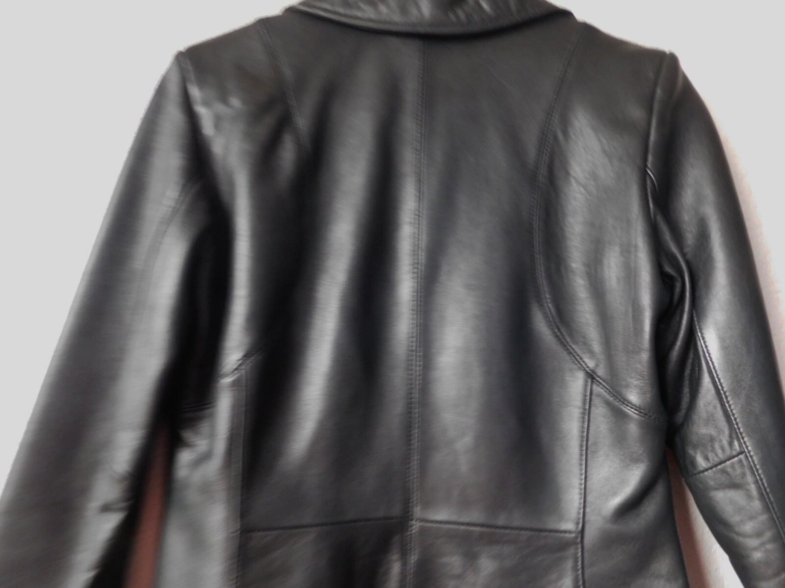 Reaction Kenneth Cole XS black leather jacket/unique design zip 