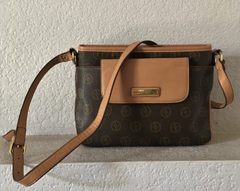 adrienne vittadini brown messenger bag/brown tan faux leather crossbody bag/beautiful clean brown tan faux leather crossbody bag