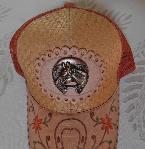 Horse lovers' cap/horse shoe flowers on visor horses lovers hat/horse metal piece faux leather horse lover's cap View 2
