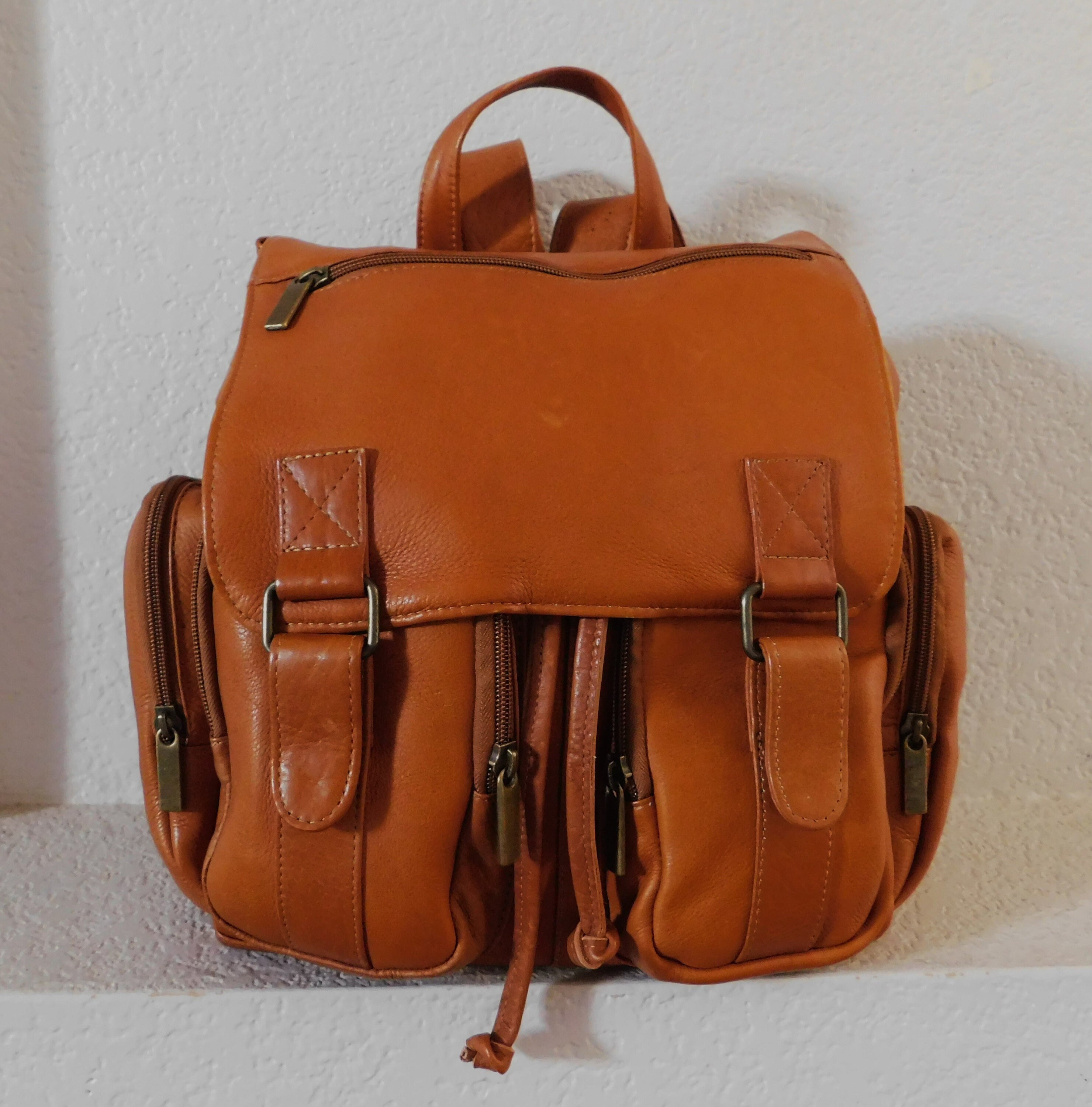 Vintage Light Gray Leather Backpack- Soft And Roomy Leather Classic Backpack in Grey – Tote&Carry main image 2