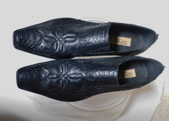 Banana black leather loafer shoes/embossed snake