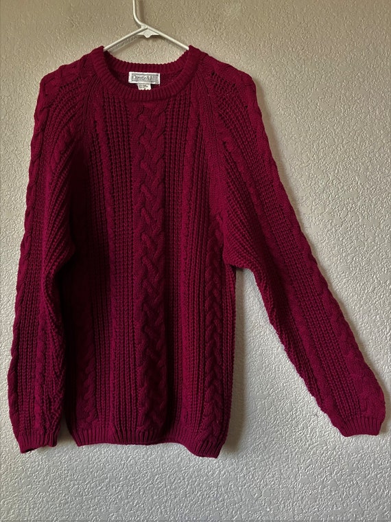 Vintage fuchsia size M cable knit pullover sweater