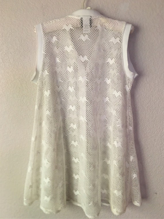 Dotti size M net lace sleeveless top/white gold tone shell buttons net lace top/see through white net lace top View 2