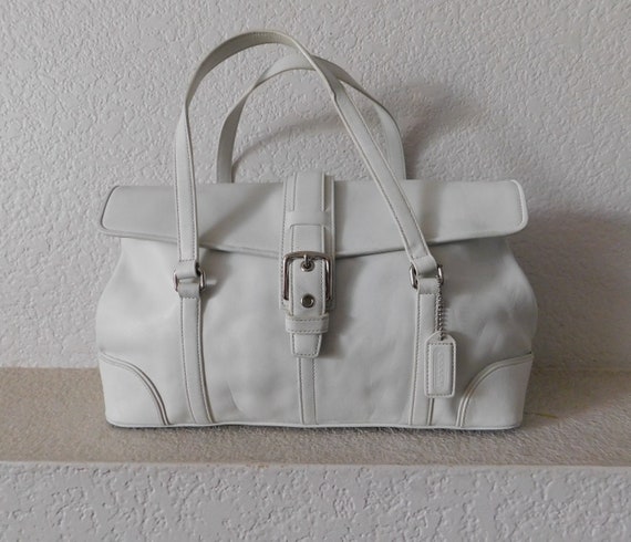 24AW new/Coach Rogue26トップハンドルバッグ Bag White 24AW new/Coach Rogue26トップハンドルバッグ Bag White (Coach