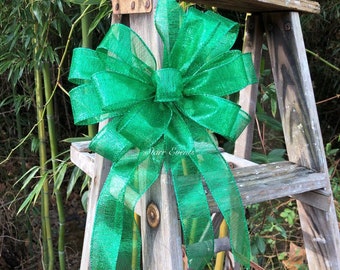 Green Christmas bows. Christmas decor. Christmas decorations Christmas Wreath bow. Green bows. Christmas decorating ideas