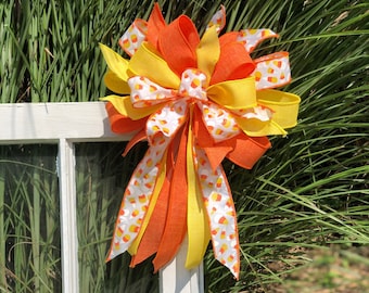 Candy corn wreath bow. Halloween decor Halloween Wreath bow. Fall decor. Halloween decorations Door hanger Fall wreath bows Candy corn decor