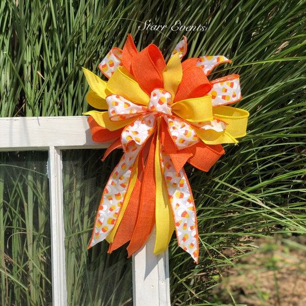 Candy corn wreath bow. Halloween decor Halloween Wreath bow. Fall decor. Halloween decorations Door hanger Fall wreath bows Candy corn decor