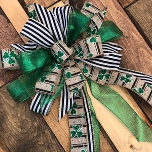 St Patricks day decor. St Patricks day decorations St Patricks day Wreath bow Green bows Clover decor Bows with clovers Irish decorations