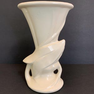 McCoy Vintage White Arrowhead Vase 8”