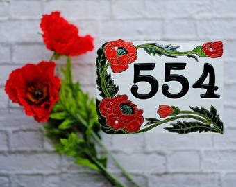 Placa de dirección de cerámica hecha a mano con diseño de amapola roja personalizada, azulejo floral llamativo para puerta exterior.