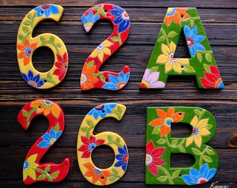Ceramic letter with flower ornaments, personalized last name sign, ceramic wall hanging, family name sign, door sign, tile letters decor