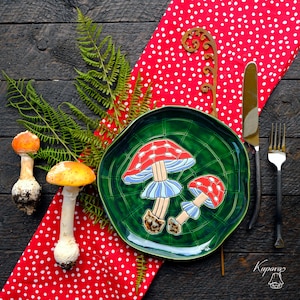 Fly Agaric Mushroom Plate Ceramic Green Dish Botanical Pottery Autumn Dinnerware Christmas Thanksgiving Gift Decor Hand Painted