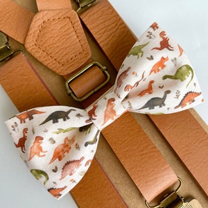Dinosaur bow tie and vintage tan suspenders set, Dino’s boys bow tie, kids dino bowtie, men bow tie suspenders set, dinosaurs theme party