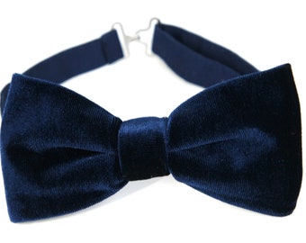 Navy blue velvet bow tie, navy mens bowtie, wedding blue bow tie, gift for him, grooms groomsmen navy bow tie, ring bearer boys bow tie