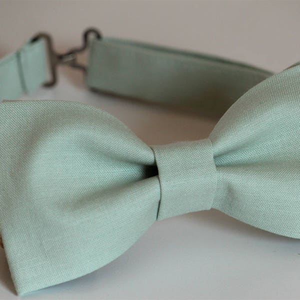 Pale Sage bow tie, neck tie, seafoam men's bow tie, wedding bow tie, groomsmen bow tie, groom bow tie, pale green bow tie, ring bearer bow t