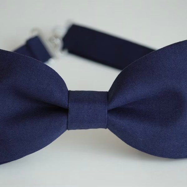 Navy bow tie, navy blue bow ties for men, blue boys bow tie, wedding bow tie, groom bowtie, groomsmen bow tie, ring bearer bow tie, ringboy