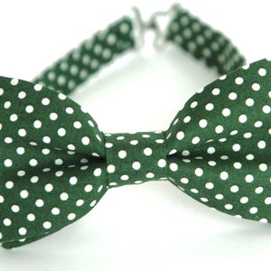 Green polka dot bowtie, dark green bow tie, wedding bow tie, boys bow tie, mens bow tie, green white polka dot bow tie, pocket sqaure