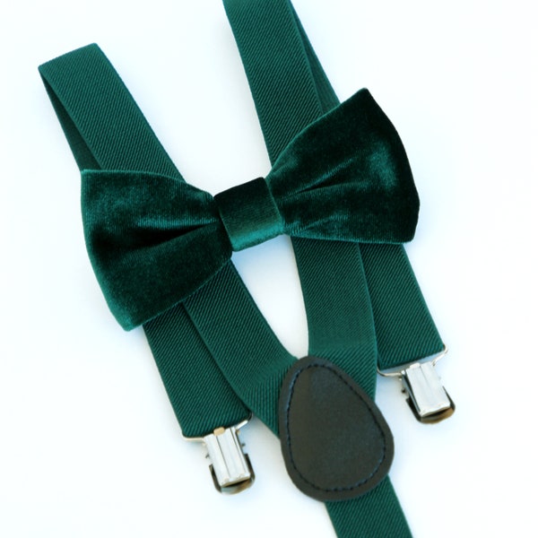Green velvet bow tie and suspenders set, Christmas outfit, dark green velvet bow tie, wedding groom mens emerald bow tie, boys green bow tie