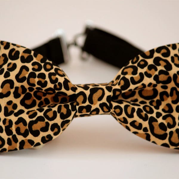 Cheetah bow tie, leopard bow tie, safari bow tie, gift for him, wedding bow tie, men's bow tie, boy's bow tie, animal print bow tie