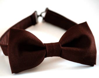 Brown bow tie, men's bow tie dark brown, wedding bow tie, groomsmen bow tie, fall bow tie, ringbearer bow tie, chocolate bow tie, boys tie