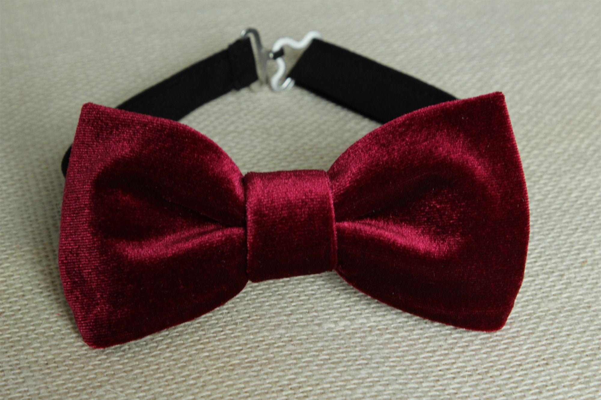 Customized Burgundy PE Flocked Velvet Bow - China Burgundy Bow and Velvet  Bow price