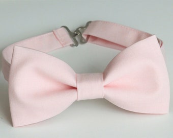 Light pink bow tie, blush pink bow tie, wedding bow tie, grooms bowties, bow ties for men, pink boys bow tie, blush bow tie, mens pink tie