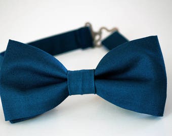 Sea blue men's bow tie, prussian bow tie, wedding bow tie, blue tie, groom bow tie, groomsmen bow tie, ringbearer bow tie, ring boy bow tie