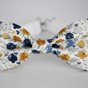 Blue gold floral bow tie, Navy mustard floral mens bow tie, yellow blue boys bow tie, flowers bow tie, wedding bow tie, fall bowtie