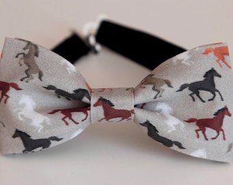 Derby mens bow tie, horse racing bowtie, kids boys bow tie with horses