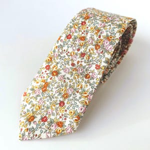 Necktie, Floral Men’s necktie, yellow floral wedding tie, groomsmen necktie, skinny tie, yellow pink blue flowers neck tie