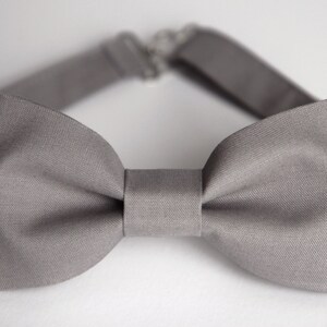 Slate grey bow tie, grey mens bow tie, grey boys bow tie, wedding bow tie, groom bow tie, groomsmen bow tie, ring bearer bow tie, pageboy