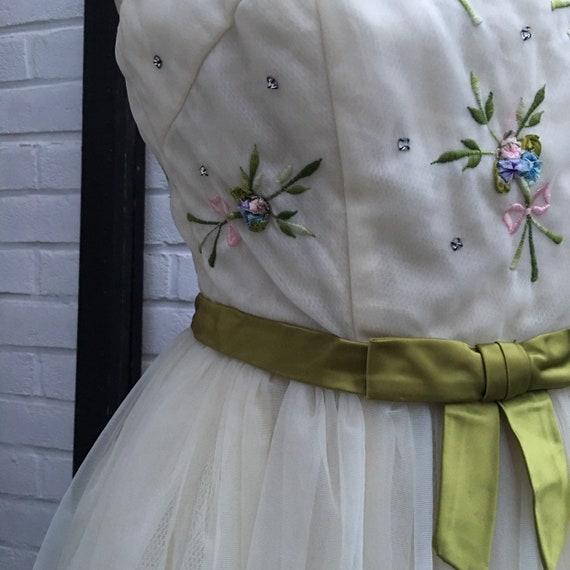 Vintage 50s/60s embroidered tulle dress xs