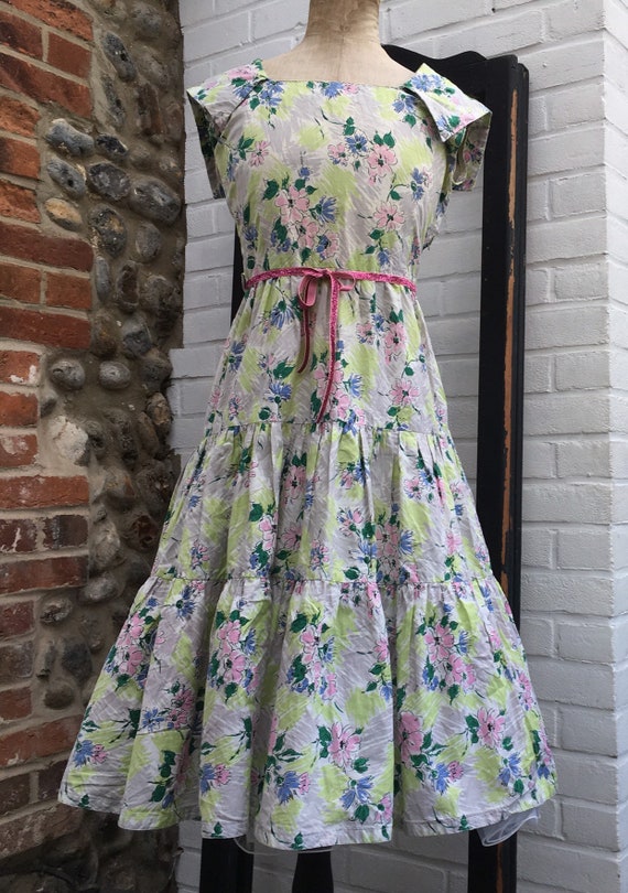 Vintage 50s cotton floral print dress tiered skirt - image 2