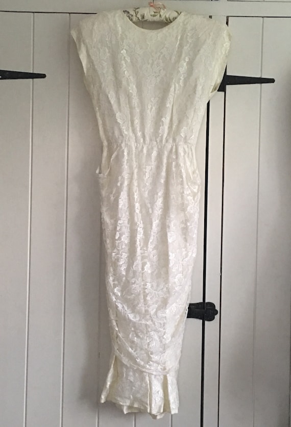 Vintage white lace wiggle dress - image 3