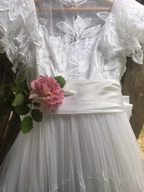 Vintage 1980s wedding dress