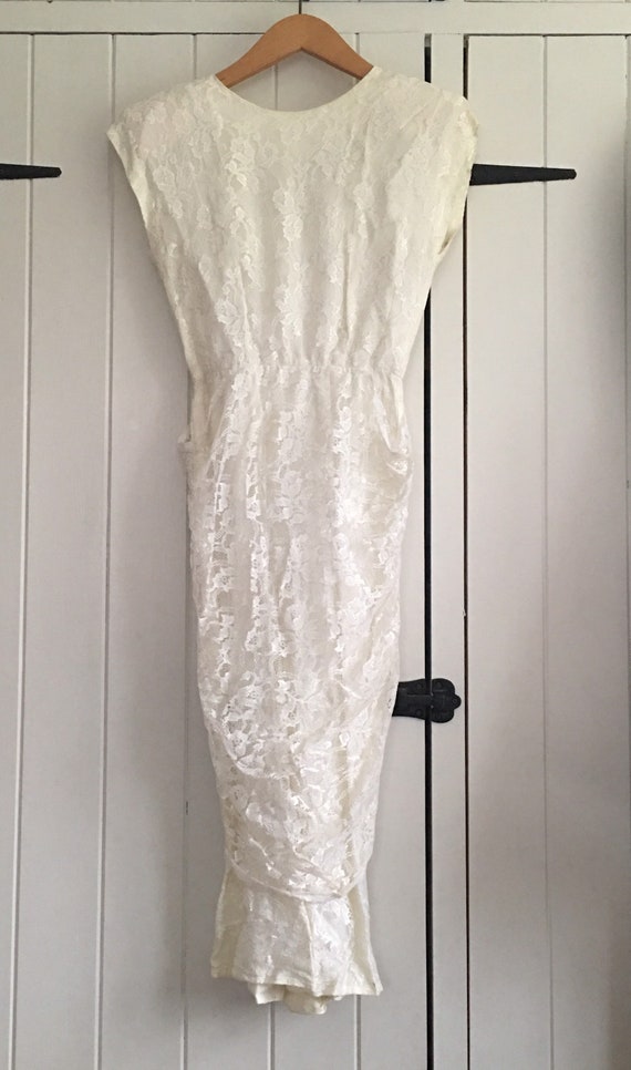 Vintage white lace wiggle dress - image 5