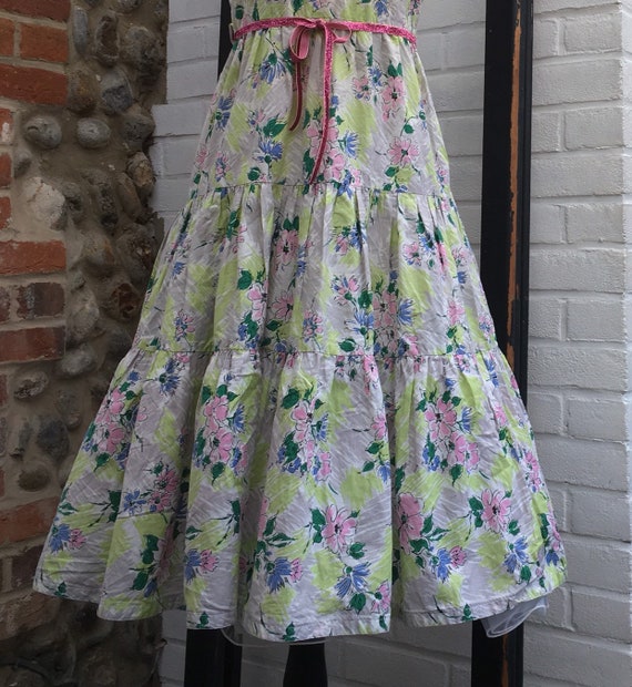 Vintage 50s cotton floral print dress tiered skirt - image 7